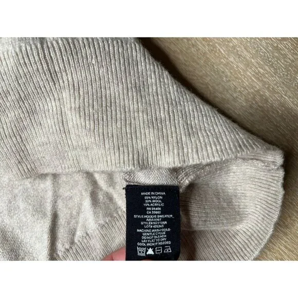 Theory Aria Hooded Pullover Sweater in Cream Beige Size Medium Wool Blend - Picture 4 of 8